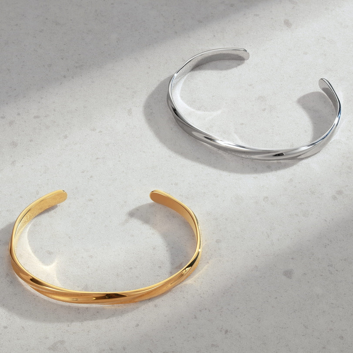 Twisted Unisize Cuff